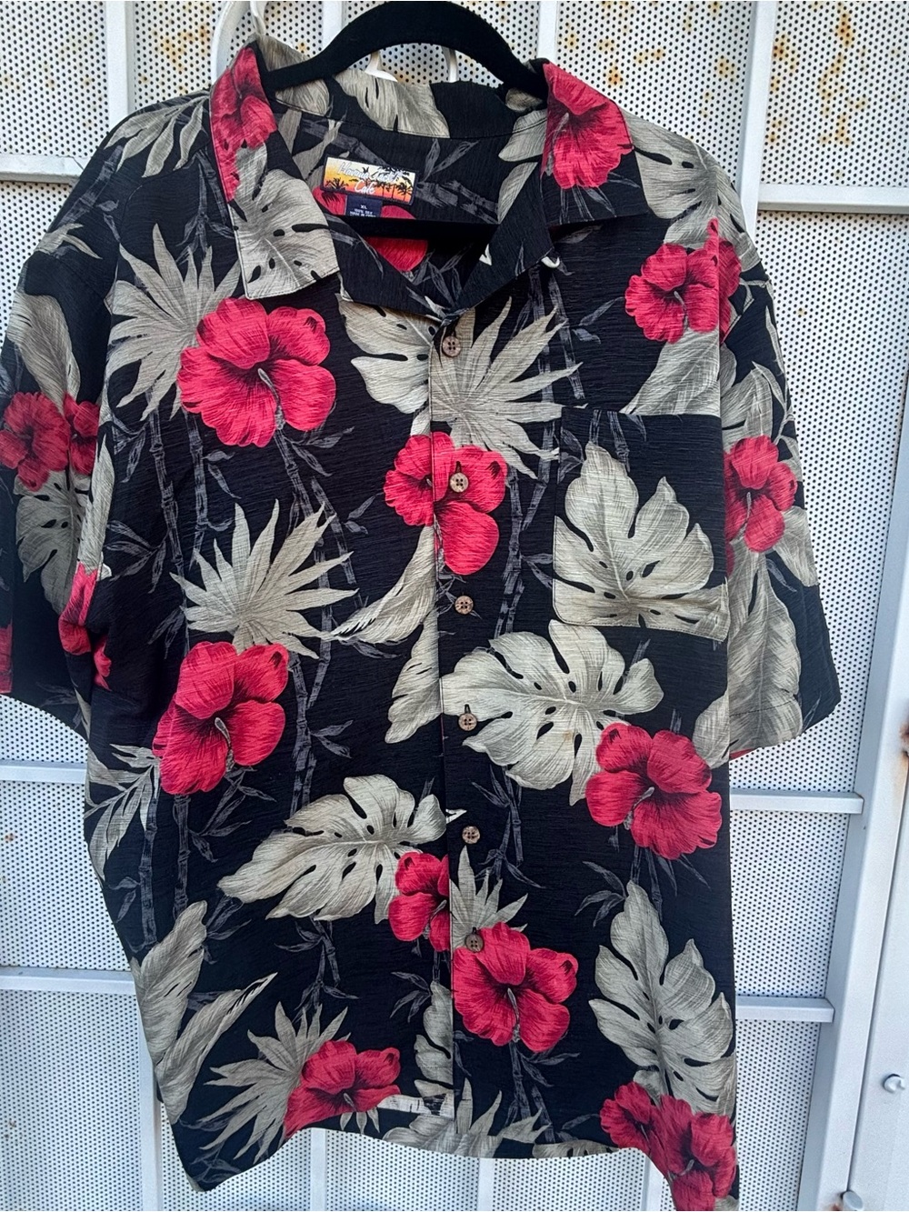 Havana Jack's XL Hawaiian shirt 100% silk button-up floral short sleeve